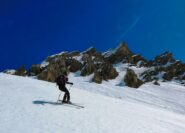 Sullo sfondo l'Aiguille de l'Oronaye (canaletti slavinati)