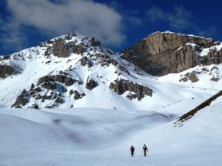 Nel vallone, verso il Pic de Beaudouis, a sx.