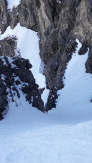 strettoia a circa meta' canale..