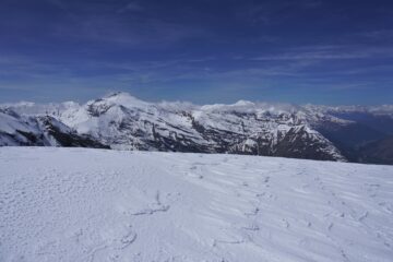 Dalla cima sguardo verso Charbonnel