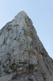 la linea da noi percorsa - tendenzialmente fedele al disegno e alla descrizione presente sulla guida dei monti d'italia delle Mesolcine