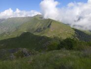 La cresta per il Monte Monega dal Carmo di Brocchi 