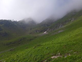 Il canalone visto dal Colle Balur dove passa l' itinerario x il Monte Servatun 