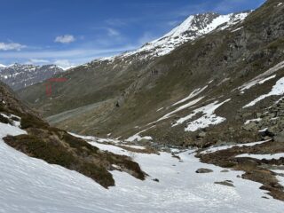 ultime lingue di neve scendendo