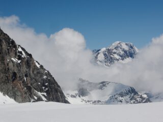 La Weissmies prima di sparire nelle nuvole