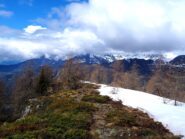 Sulla dorsale sommitale, verso la cima.