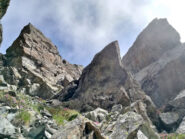 ...sotto la cima... si arrampica...