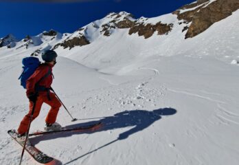 Nella conca del Ghiacciaio di Ban (canale Sud nascosto sulla destra)