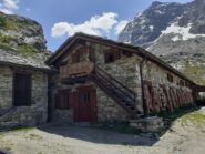 Il rifugio, quasi pronto per l'apertura estiva.