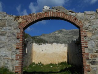 La Rocca dell'Abisso dal Forte Giaura