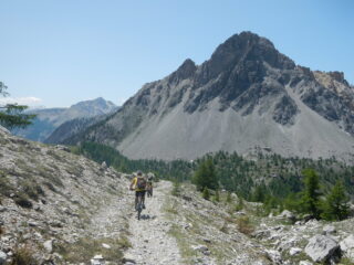 discesa di fronte alla Guglia di Mezzodì