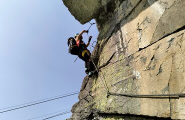  Ultimo tratto con aggiramemto spigolo molto esposto.