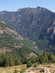 La strada che sale a Champorcher 