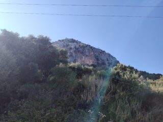 La falesia vista dal parcheggio