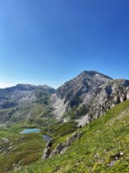 Il versante nord del Mongioie dal fianco nord-est della Cima Brignola