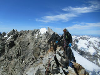 10 metri a sinistra c'è la vetta: Piz Bernina