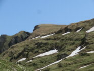 La cima dal laghetto. Rispetto alla foto, siamo saliti più a destra