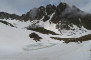 il rifugio con l'Aiguille de Bellecombe alle spalle