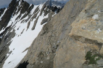 la cengia che permette di evitare il ripido canalino