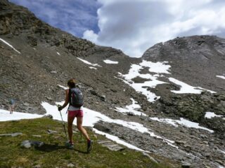 Il centro il colle Ruine, con la cima a destra