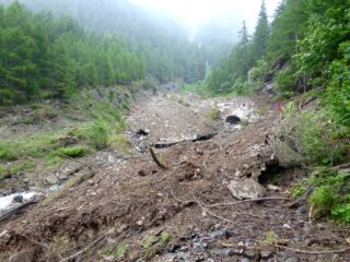 I resti della grossa slavina.