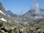 Lago di Viso e Rifugio Sella dal Passo Gallarino.