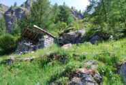 Ai ruderi dell’Alpe Leisch salendo sul 7A al Gabiet