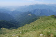 Dalla vetta della Massa Turlo la cresta per Le Piane, lato Valsesia