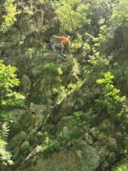 Articolato pilastrino sul primo tiro della via