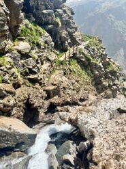 Tratto inagibile per ponte sul torrente Herbetet crollato