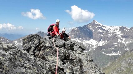 ..in cresta, sulla cima Sud.