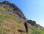 In vista della cresta (il grande masso in basso a dx)