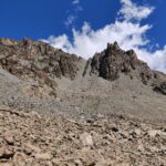 il canale di discesa , al centro della foto