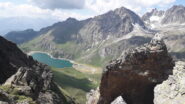 lago di Cignana dalla sella al sommo del canalone sotto la vetta del Seriola..
