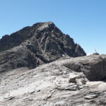 dal piccolo Rothorn, dietro il grande appena scalato, per la cresta alla sx quella a dx e' la normale di salita e discesa..