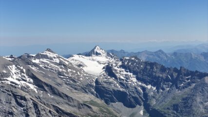Ribon a sinistra. Rocciamelone in centro e a destra  la Novalesa e Marmottere