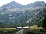 la spettacolare Piana di Valasco e il Rifugio