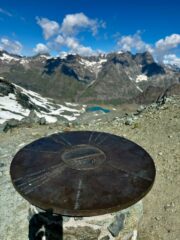 La tavola di orientazione al colle (foto F. Maso).