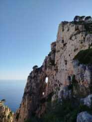 La guglia su cui passa la via