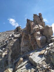 Cresta sud-ovest pinnacoli da aggirare a sinistra