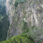 l'eremo incastonato nella roccia