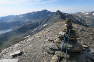 la cima, sullo sfondo la Rosa dei Banchi