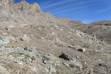 in discesa sul sentiero dal versante Val d'Ayas