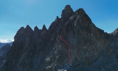 Ultimo tratto di discesa dall'anticima, il più pericoloso in quanto tutto in disarrampicata. 