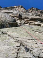 Ame in scalata sul passo chiave di L1