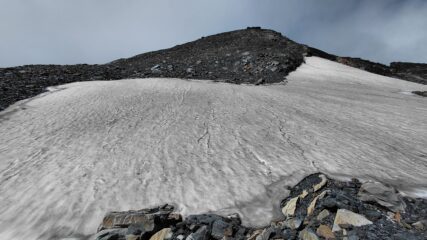 quasi in vetta al Miravidi costeggiando il nevaio