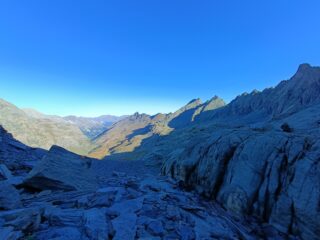 La discesa dal Colle di Vallanta verso la Francia