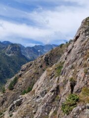 Ambiente e cordata sulla vicina via Mahsa