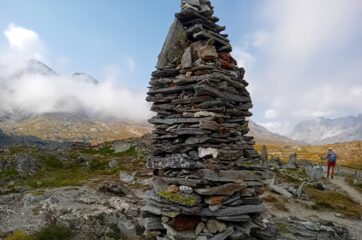 il grosso cippo al Col Longet