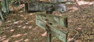 unico cartello lungo il sentiero nel bosco